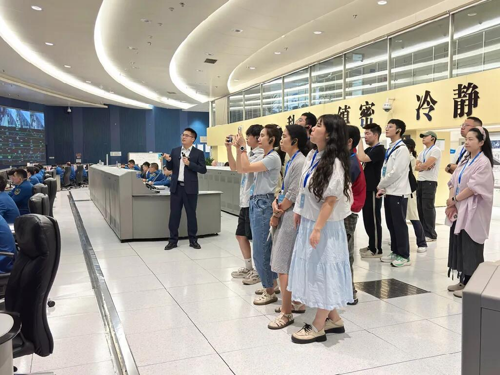 成都轨道系列科普活动开幕